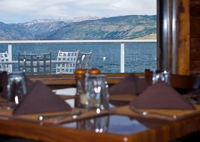 Lakeside And Marina Resort 3*