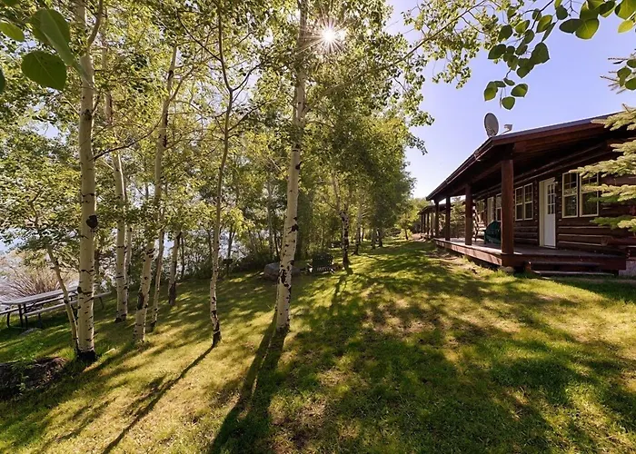 Resort Lakeside And Marina